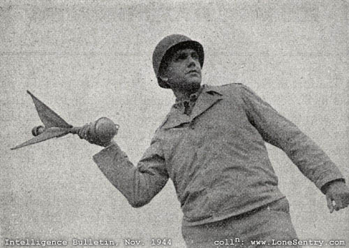 [Demonstration throwing of the Panzerwurfmine.]