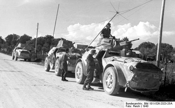 Autoblinda 41 (AB 41) Autoblinda 41 (AB 41)